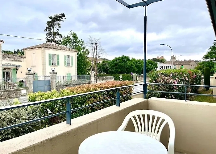 147 - Vue Cite Medievale Et Parking *